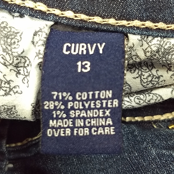 Reign roll cuff shorts Size 13 Curvy, Junior (36") - Picture 9 of 15